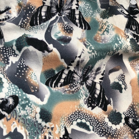 Butterfly pattern shorts - Picture 3 of 7